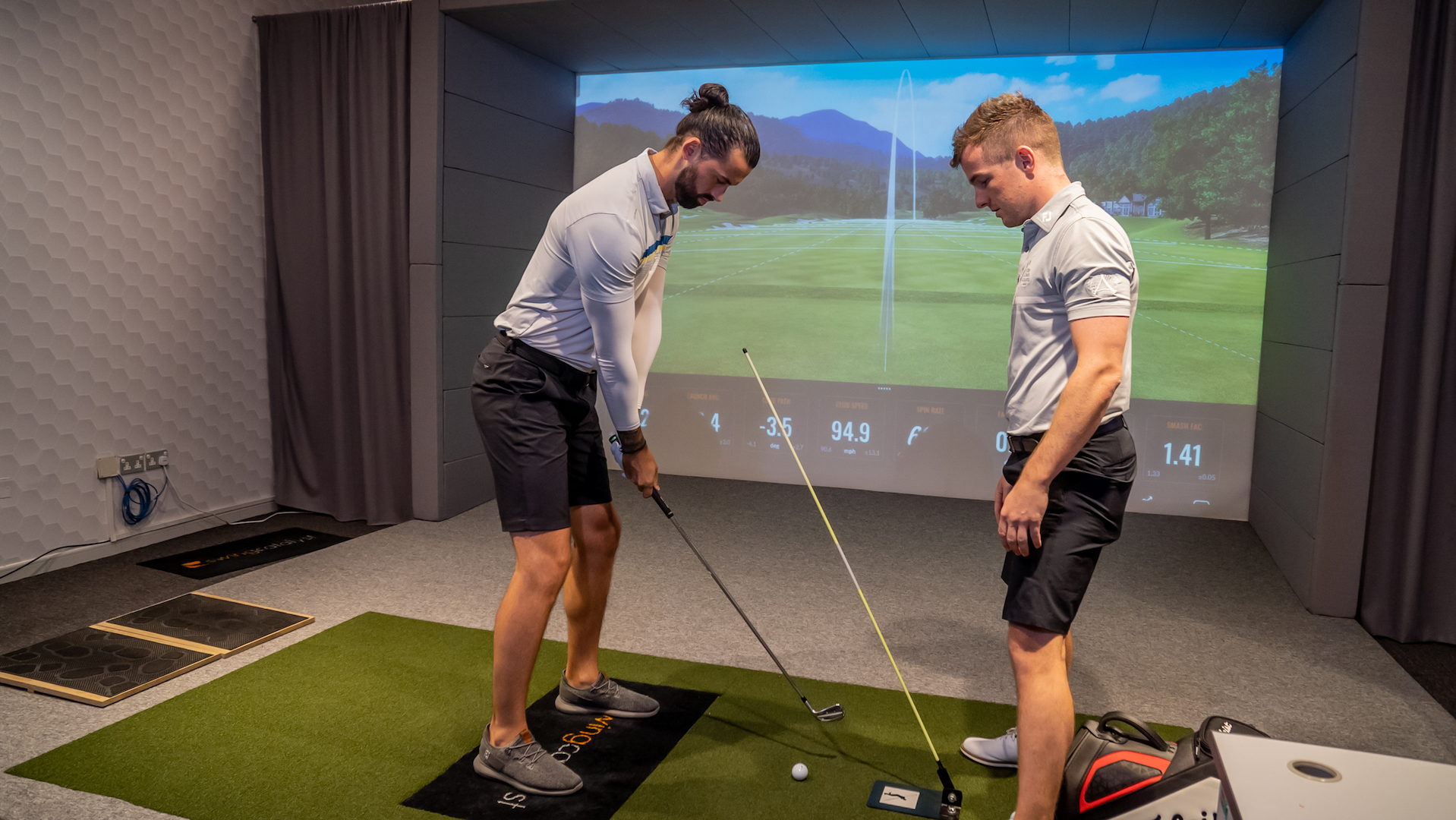 Peter Cowen Golf Academy | Best Virtual Golf Simulator | Dubai Creek Resort